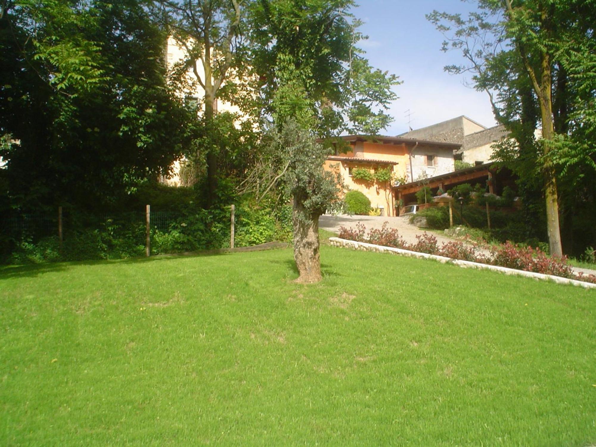 Villa Agriturismo Borgo Di Calmasino Bardolino Exterior foto